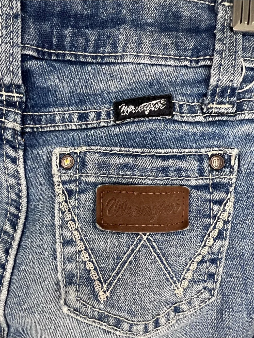 Wrangler Girls’ Jeans – Size 6 Regular
